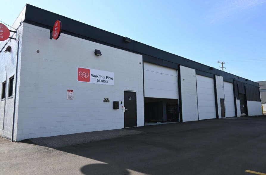 Primary Photo Of 778-780 W Maple Dr, Troy Light Distribution For Lease