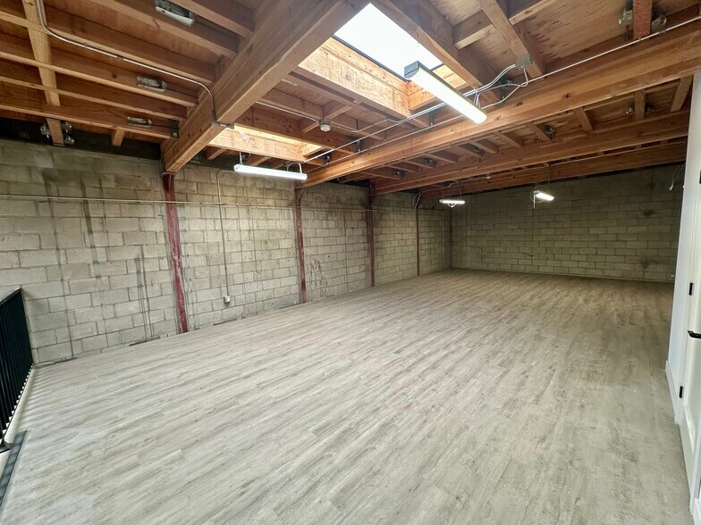 More Photos Of 7528 Clybourn Ave, Sun Valley Manufacturing For Lease