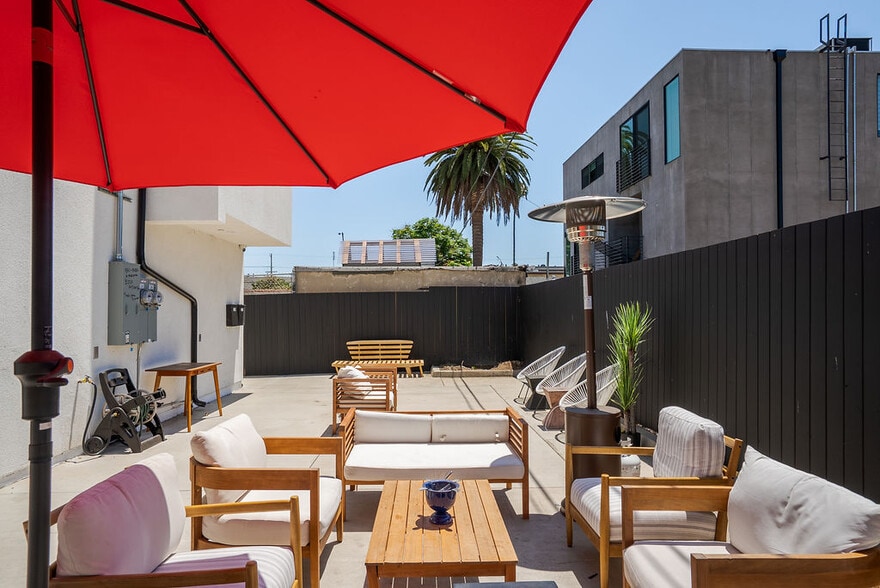 More Photos Of 1341 N Mariposa Ave, Los Angeles Apartments For Sale