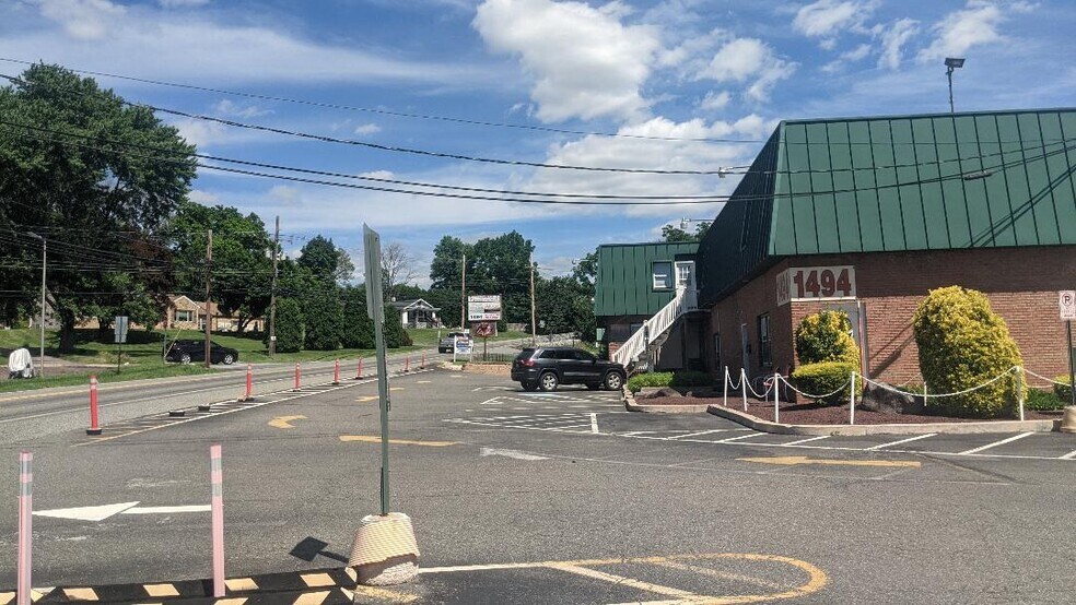 More Photos Of 1494 N Charlotte St, Pottstown General Retail For Lease