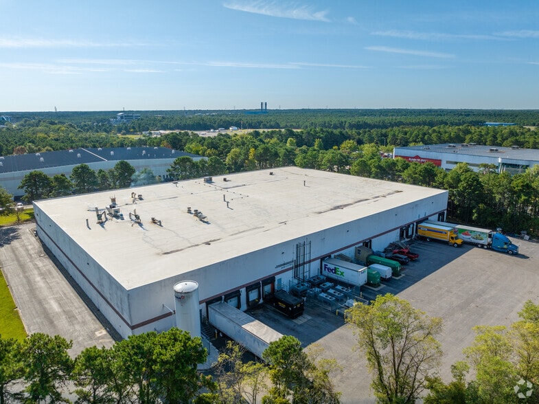 More Photos Of 180 Lehigh Ave, Lakewood Warehouse For Lease
