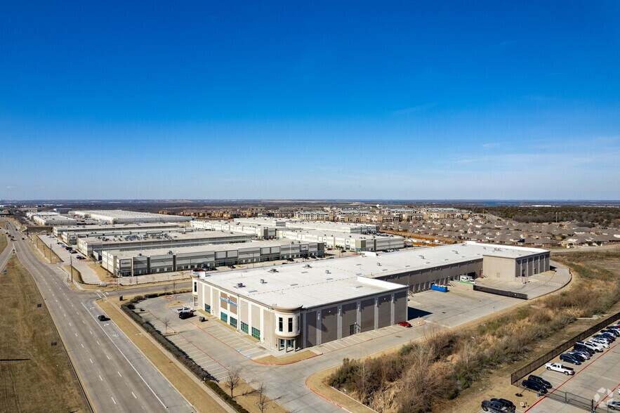 More Photos Of 201 Marina Vista Dr, Lewisville Warehouse For Lease