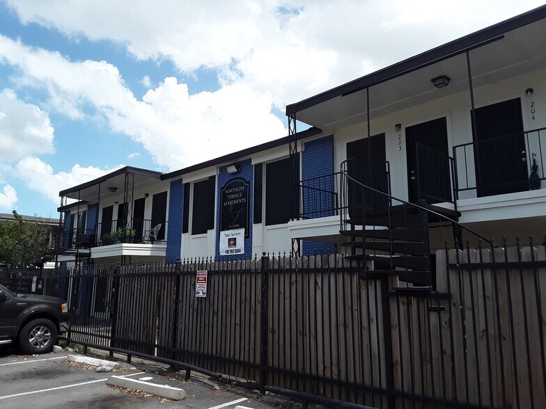 More Photos Of 122 E Crosstimbers St, Houston Apartments For Sale