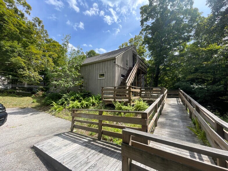 More Photos Of 167 Baxter Rd, Storrs Mansfield Office For Sale