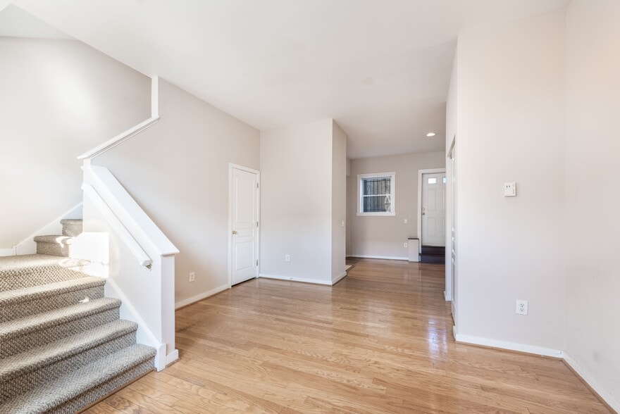 More Photos Of 919-921 Lombard St, Philadelphia Apartments For Sale