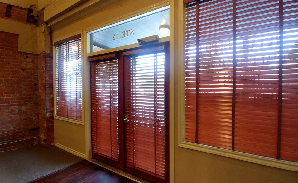 More Photos Of 208 N Bryan Ave, Bryan Office Residential For Lease