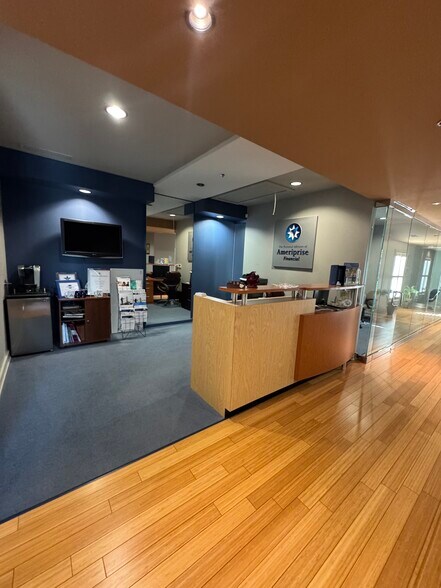 More Photos Of 3085 Fountainside Dr, Germantown Medical For Sale