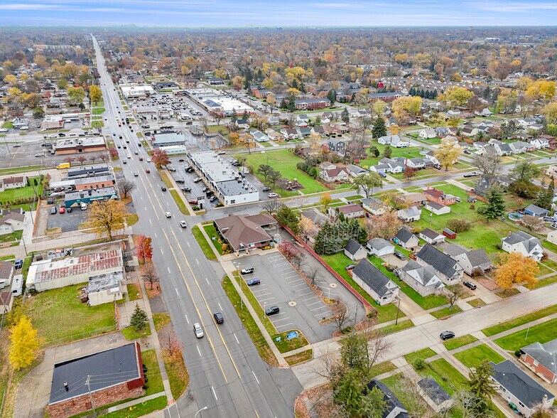 More Photos Of 27621 Warren Rd, Garden City Freestanding For Lease