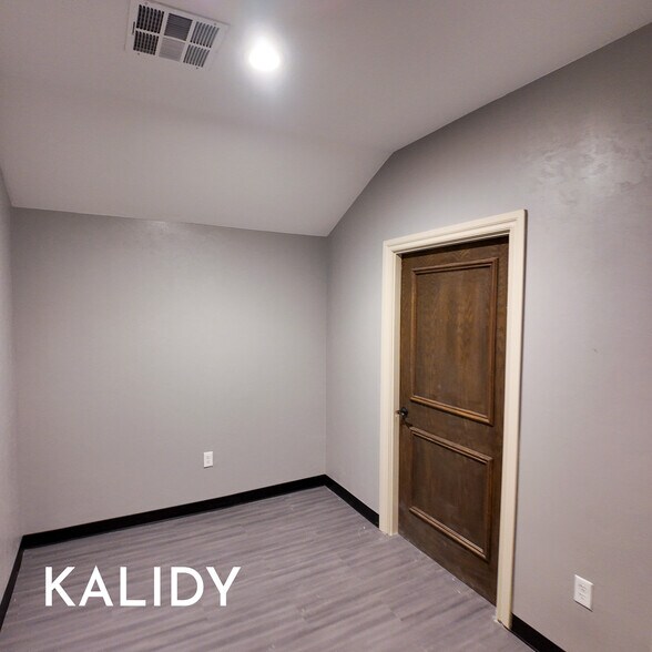 More Photos Of 2220 NW 164th St, Edmond Office For Sale
