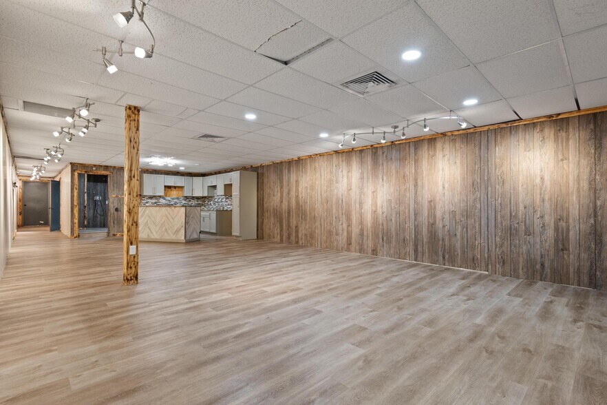 More Photos Of 5021 W Nassau St, Tampa Manufacturing For Lease