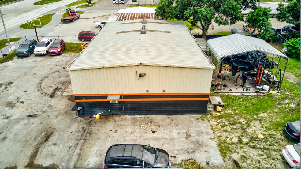 More Photos Of 2016 W Memorial Blvd, Lakeland Auto Repair For Sale