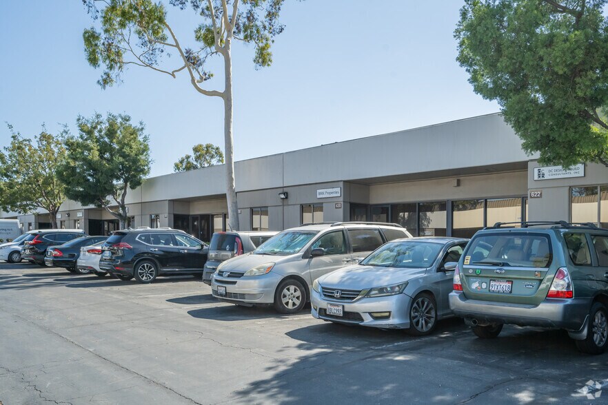 More Photos Of 2633 E 28th St, Signal Hill Research And Development For Lease