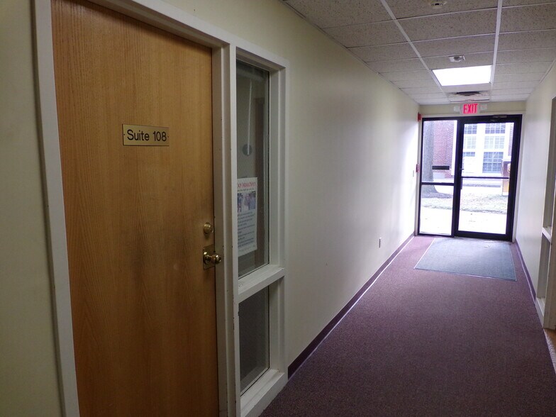 More Photos Of 67 Water St, Laconia Medical For Lease