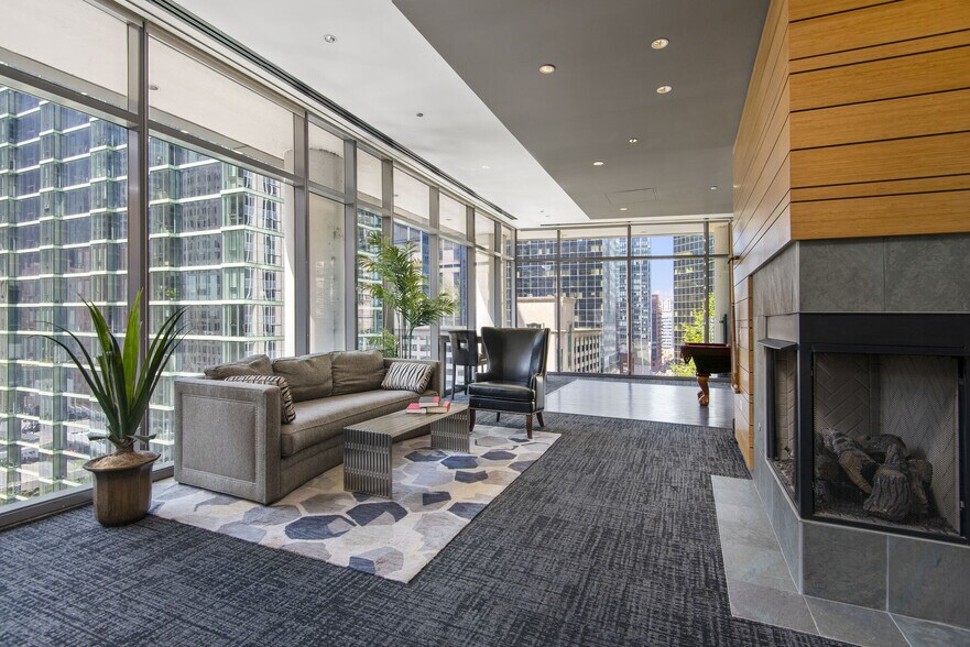 More Photos Of 210 N Wells St, Chicago Apartments For Lease