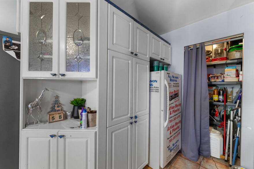 More Photos Of 29 Laren St, Wahnapitae Apartments For Sale