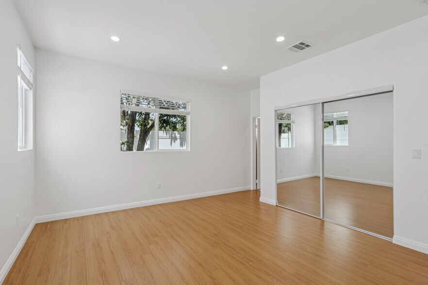 More Photos Of 17148 Stare St, Northridge Apartments For Sale
