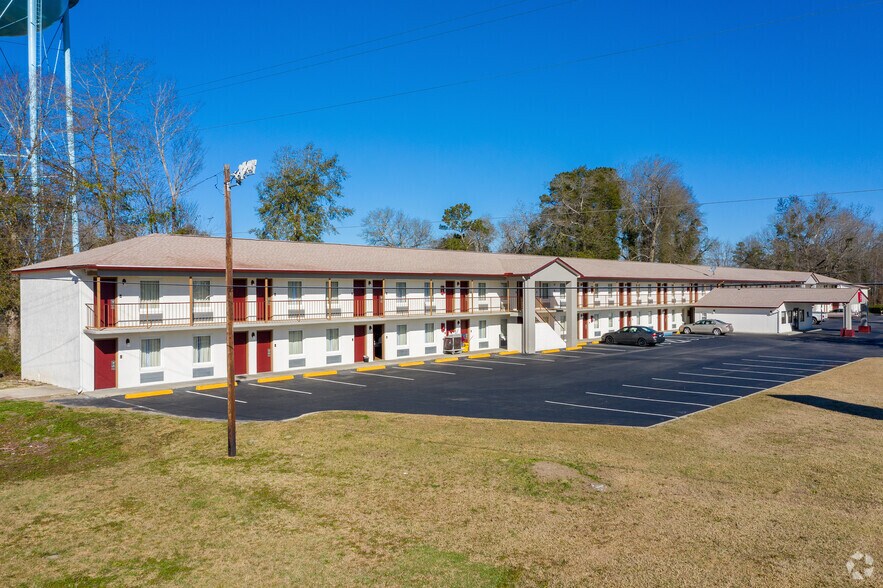Primary Photo Of 115 Winningham Rd, Saint George Hotel For Sale