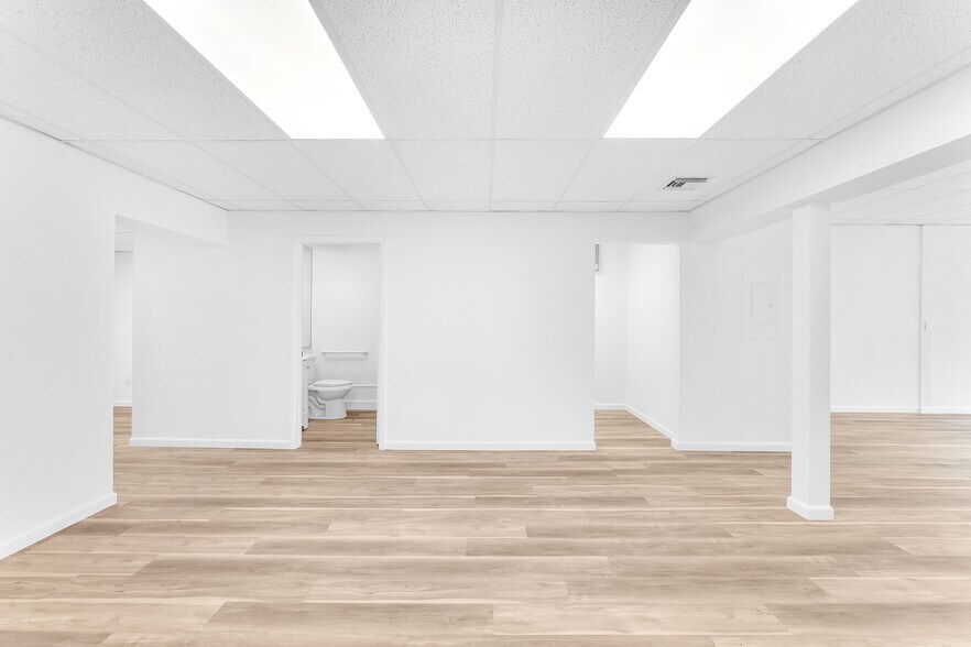 More Photos Of 1420 NE 163rd St, North Miami Beach Freestanding For Sale