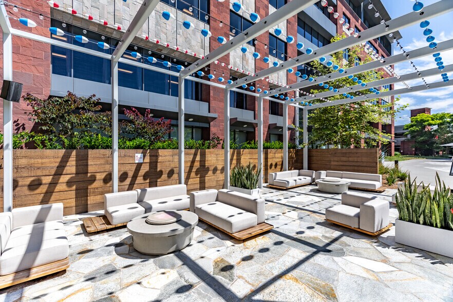 More Photos Of 13520 Evening Creek Dr N, San Diego Unknown For Lease