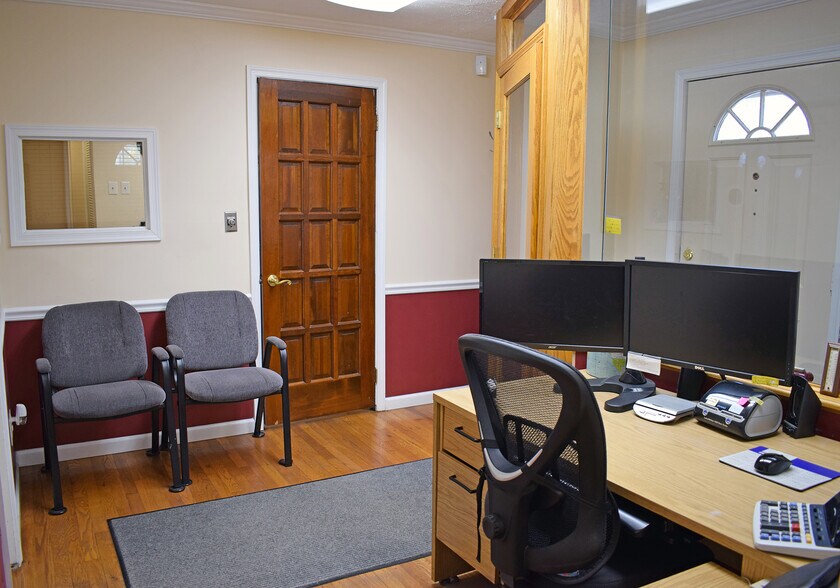 More Photos Of 6917 Annapolis Rd, Hyattsville Storefront Retail Office For Sale