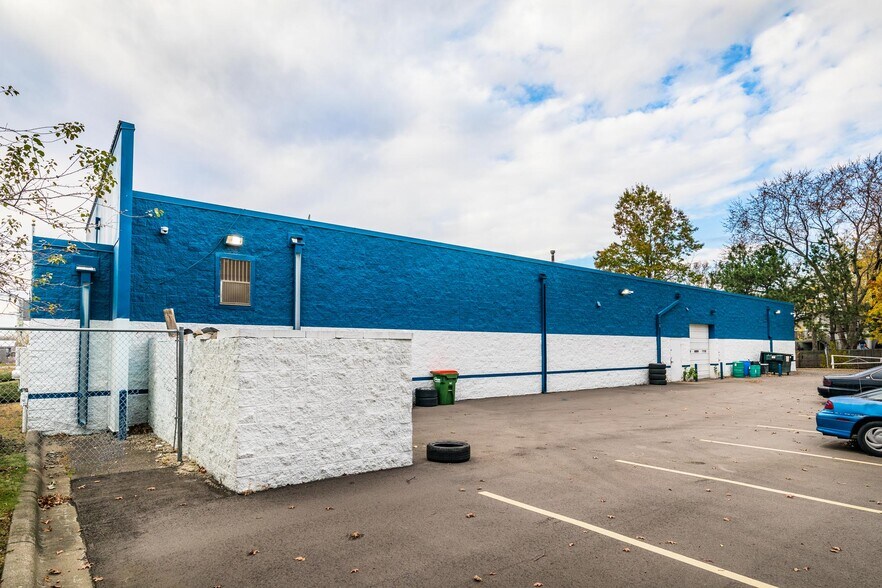 More Photos Of 8443 University Ave NE, Spring Lake Park Auto Repair For Sale