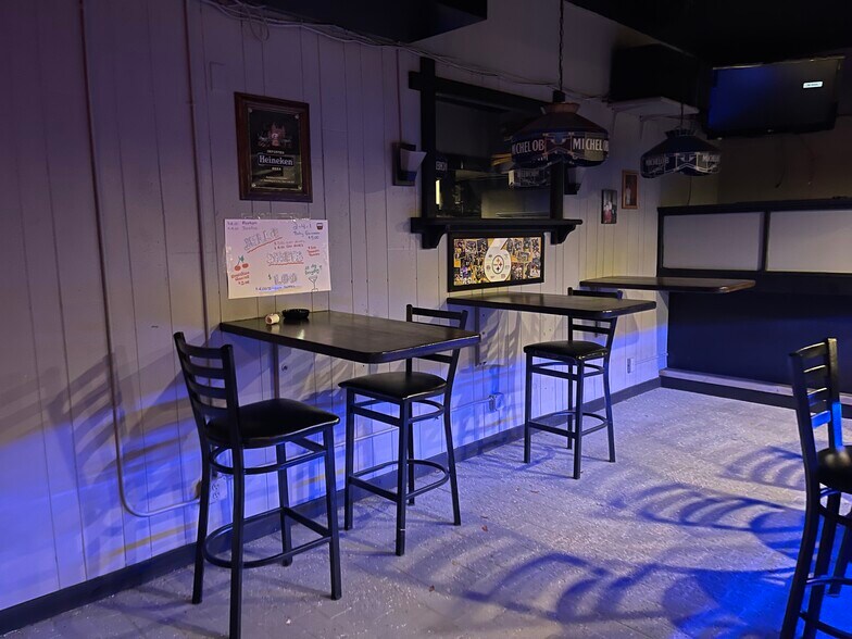 More Photos Of 5701 Johnson St, Hollywood Bar For Sale