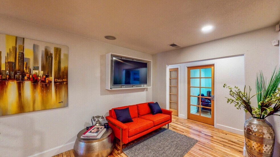 More Photos Of 3889 S Eastern Ave, Las Vegas Office For Sale