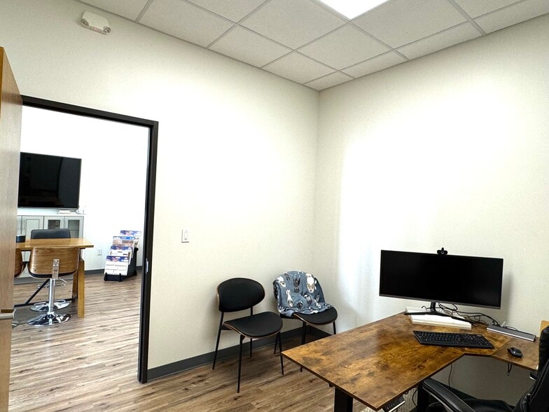 More Photos Of 203 Brand Ln, Stafford Office Residential For Sale
