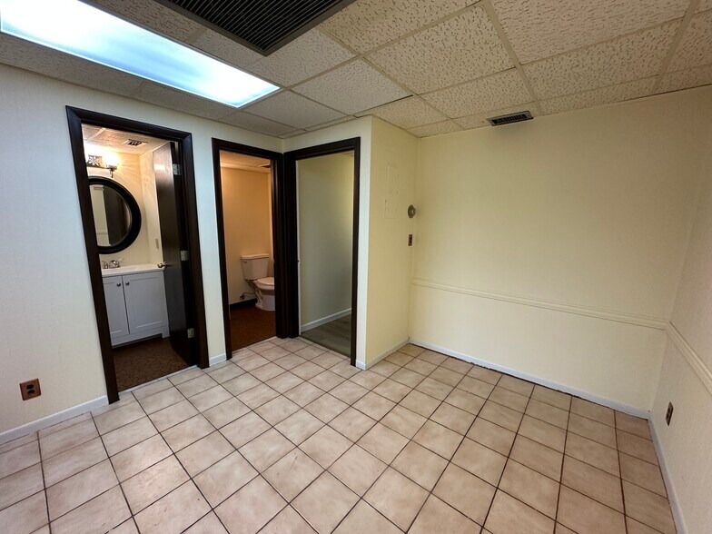 More Photos Of 3816 Hollywood Blvd, Hollywood Medical For Lease