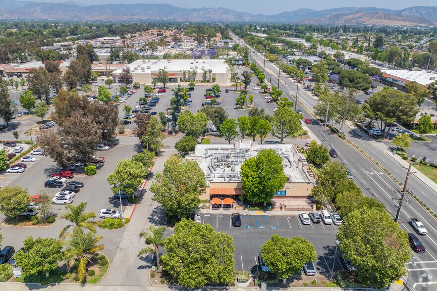 More Photos Of 2410 Sycamore Dr, Simi Valley Freestanding For Lease