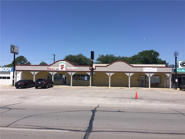 Primary Photo Of 5436 River Oaks Blvd, River Oaks Restaurant For Lease