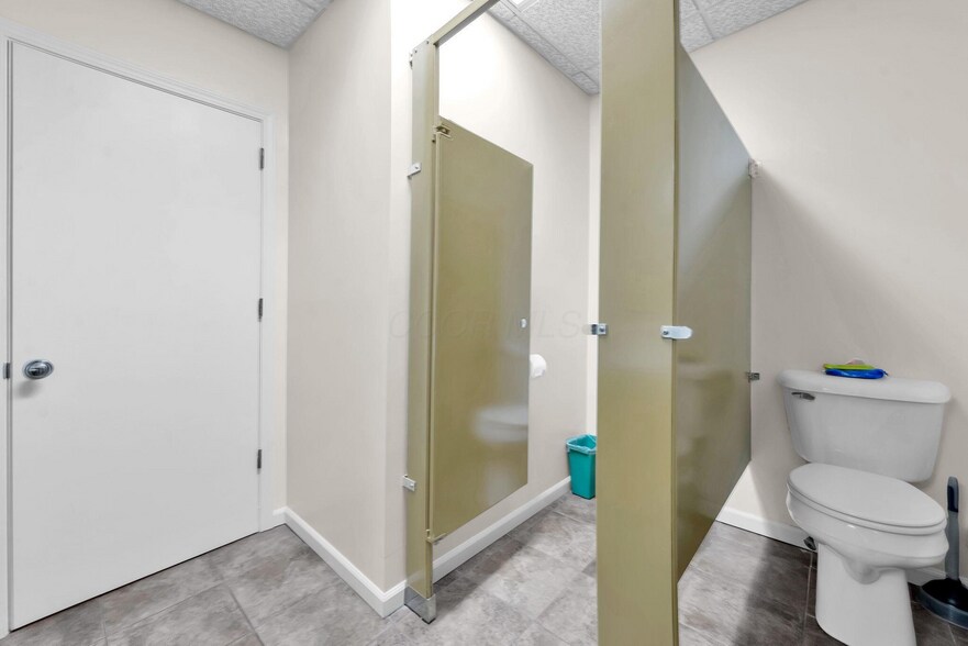 More Photos Of 444-454 E Center St, Marion Office For Sale