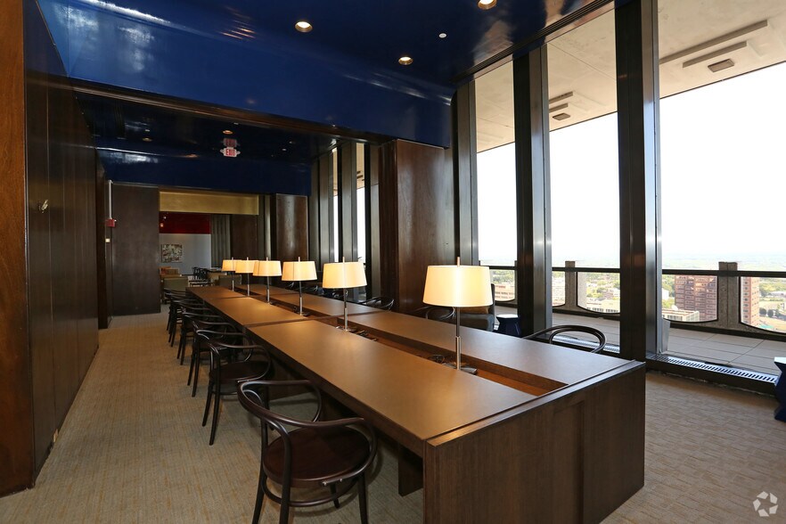 More Photos Of 777 Main St, Hartford Apartments For Lease