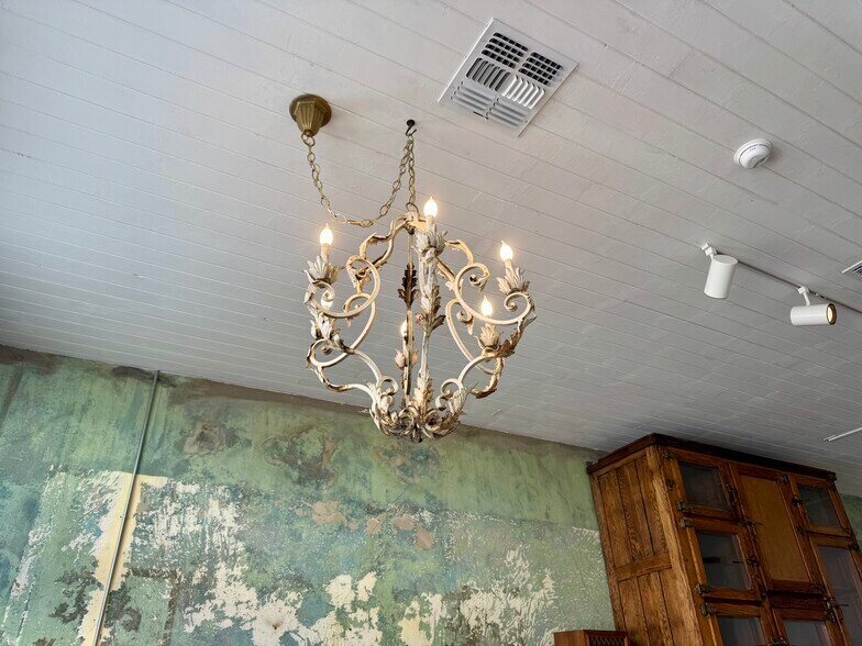 More Photos Of 78 Main St, Bisbee Restaurant For Sale