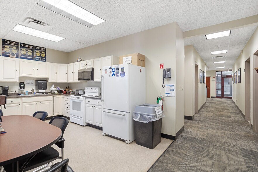 More Photos Of 19 E Schuyler St, Oswego Specialty For Sale