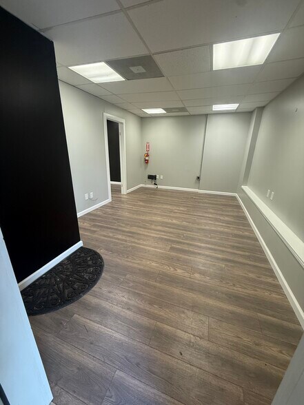 More Photos Of 308 E Molloy Rd, Syracuse Storefront Retail Office For Lease