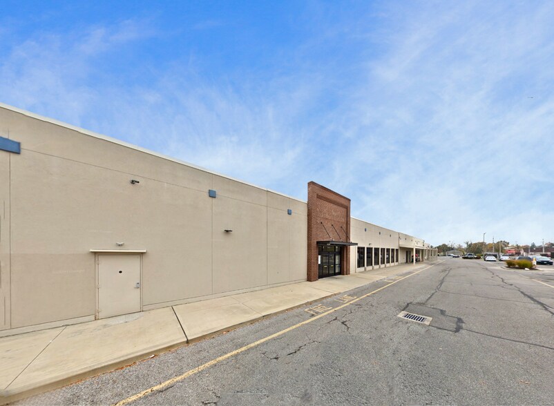 More Photos Of 159-193 S Sandusky St, Delaware Unknown For Lease