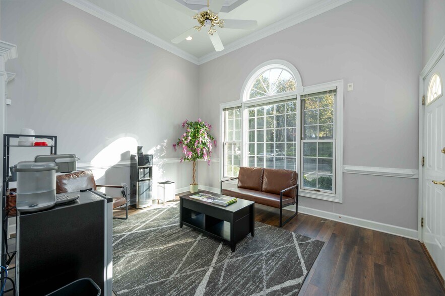 More Photos Of 500 Sun Valley Dr, Roswell Medical For Lease