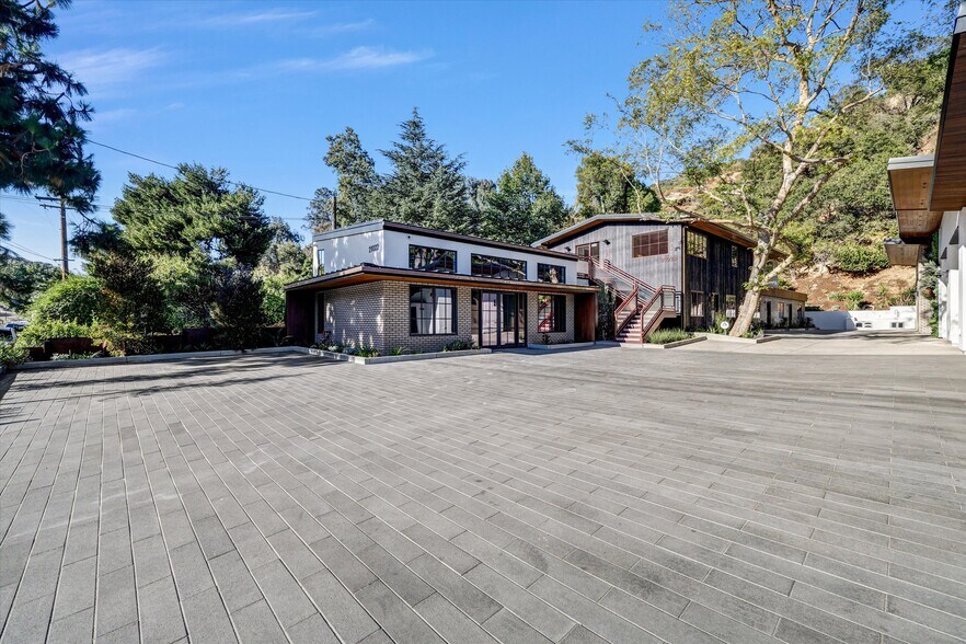 More Photos Of 21024 Laguna Canyon Rd, Laguna Beach Storefront Retail Residential For Lease