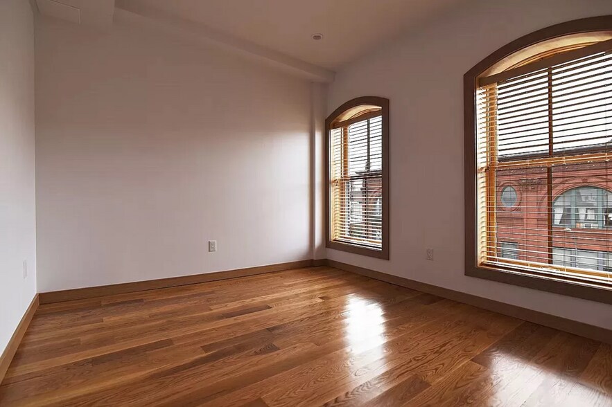 More Photos Of 94 Greenpoint Ave, Brooklyn Apartments For Sale
