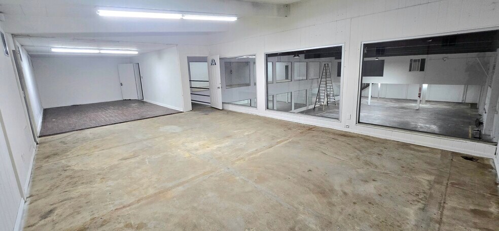 More Photos Of 3226-3230 Mines Ave, Los Angeles Warehouse For Lease