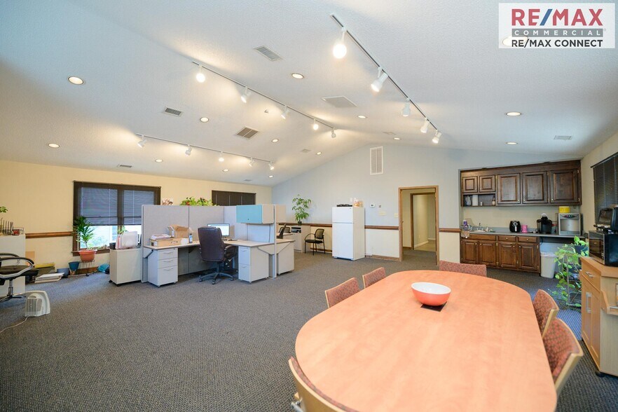 More Photos Of 760 McGuire Pl, Newport News Office For Sale