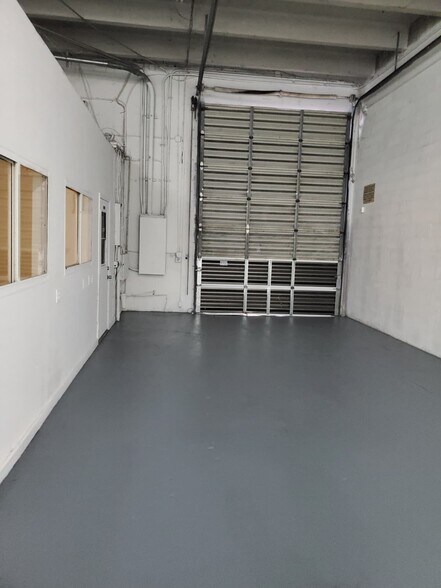 More Photos Of 2640-2666 W 79th St, Hialeah Warehouse For Lease
