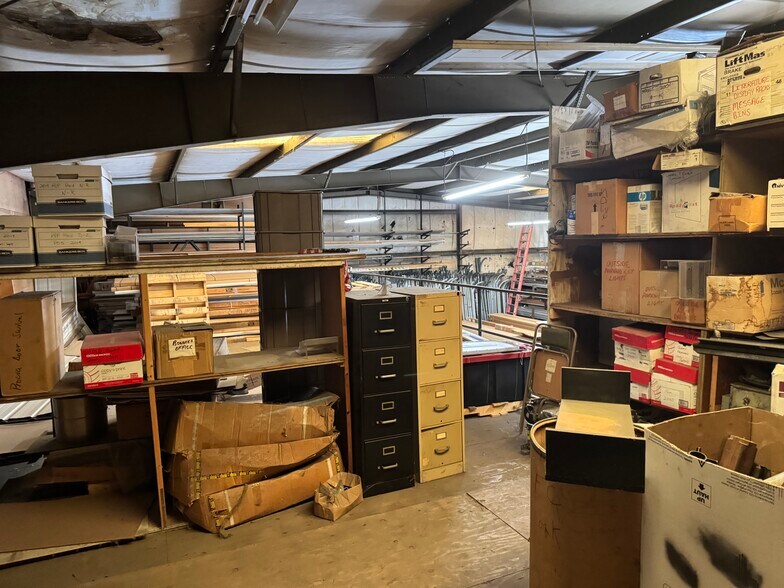 More Photos Of 3025 N Saint Peters Pky, Saint Peters Showroom For Sale