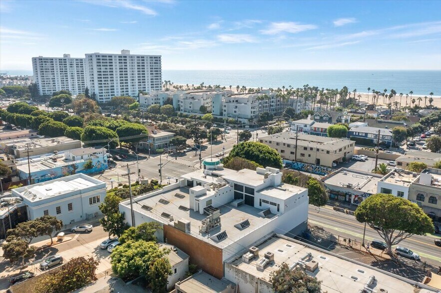 More Photos Of 2525 Main St, Santa Monica Office For Lease