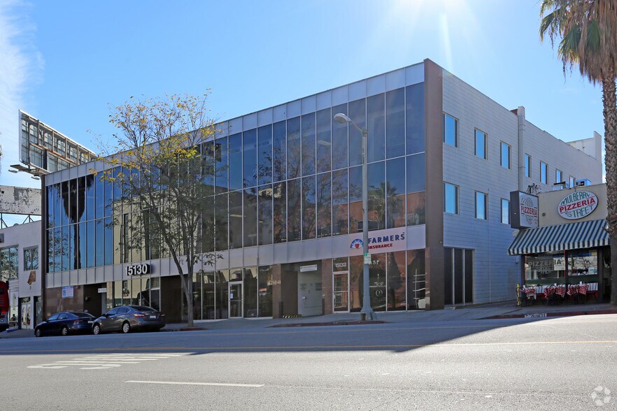 More Photos Of 15130-15132 Ventura Blvd, Sherman Oaks Office For Lease