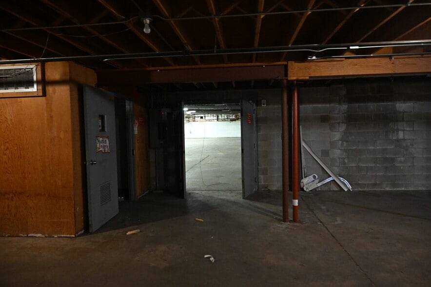 More Photos Of 2300 Claremont Ave, Ashland Storefront For Sale