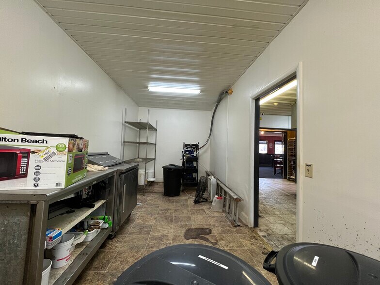 More Photos Of 15371 Highway 13 S, Hurricane Mills General Retail For Sale