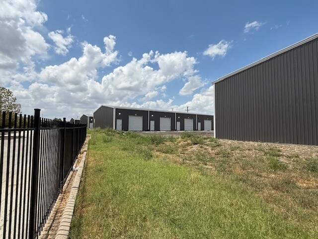 More Photos Of 9326 SE Loop 410, San Antonio Flex For Sale