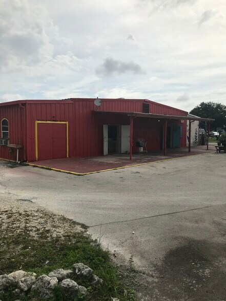 More Photos Of 270-272 Beth Stacey Blvd, Lehigh Acres Industrial For Sale